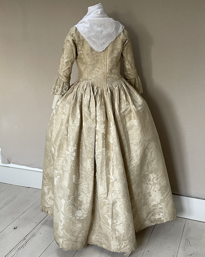 Robe a l'Anglaise Silk 1730s/Gown 1765 | English & European Dress | Meg ...