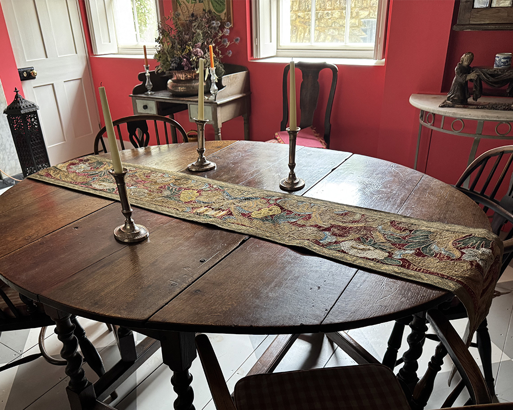 Italian Hanging/Runner