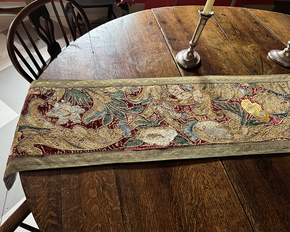 Italian Hanging/Runner